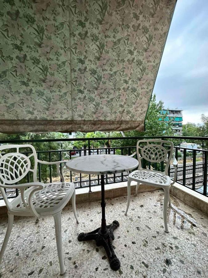 Cozy Apartment At Gazi Square Athen Exterior foto